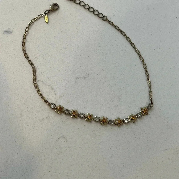 3/30$ Avon  bracelet - Picture 3 of 8